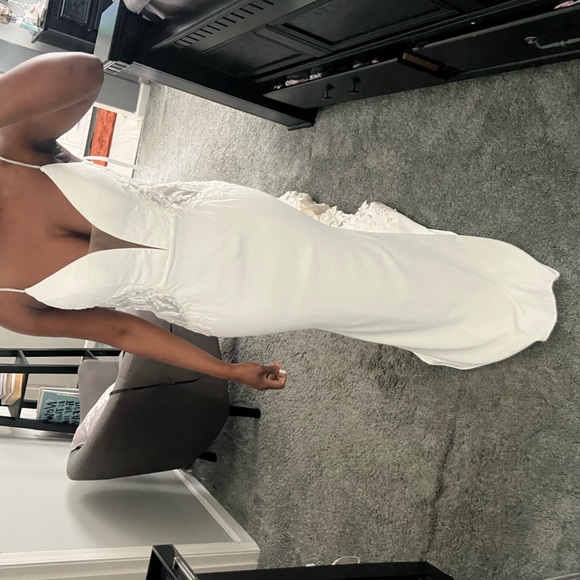 White Wedding Dress Never Worn - Picture 2 of 8